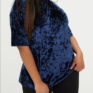 Prettylittlething Plus Velvet T-shirt